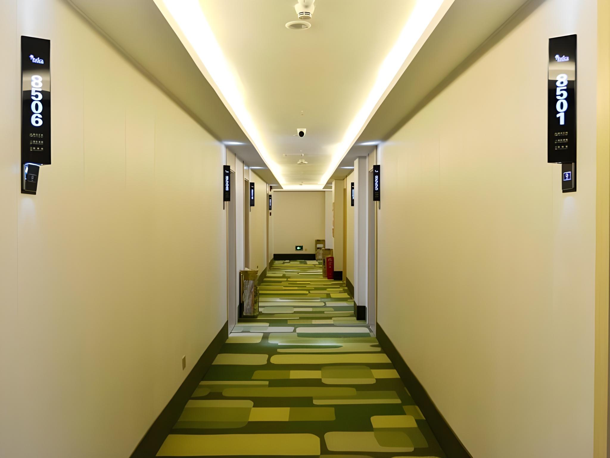 Vatica Huanggang Luotian County City Square Hotel 11/18