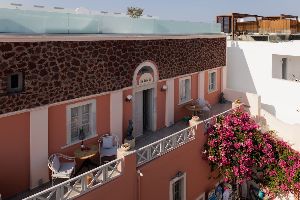The Museum Project Oia 4/69
