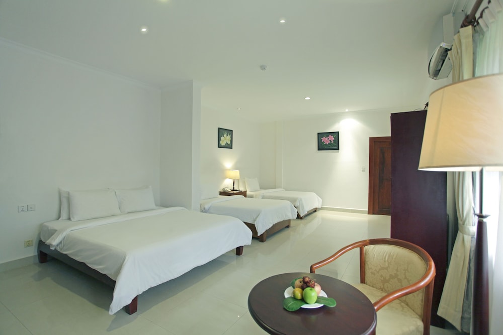 SOKHALAY ANGKOR INN 10/35