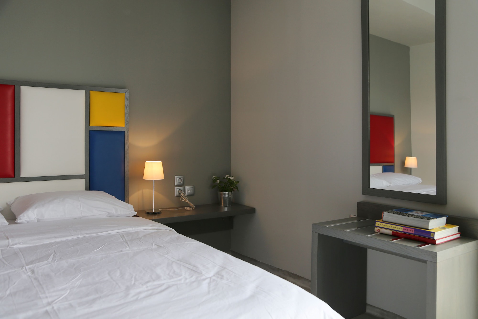 غرفة كومفورت بسرير كينج بشرفة