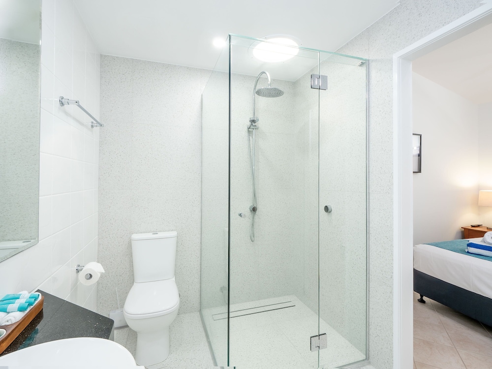 Saltwater Luxury Apartments 37/40
