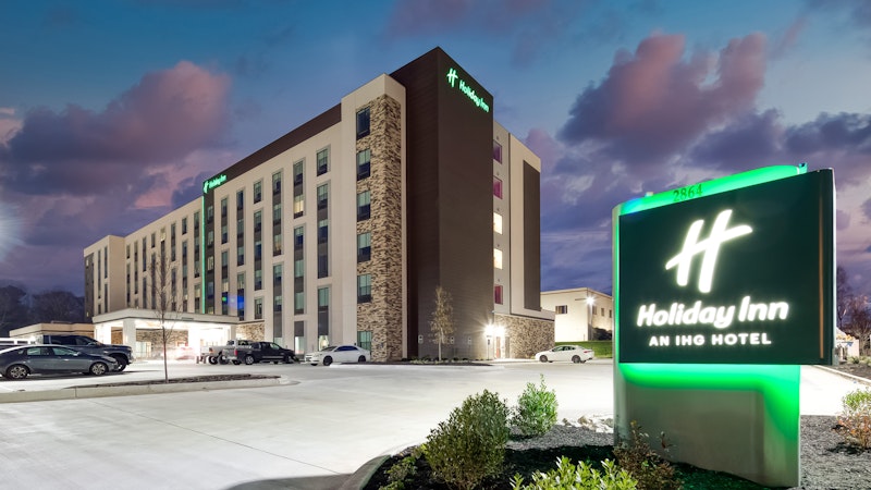 Holiday Inn Nashville Airport, an IHG Hotel 5/50