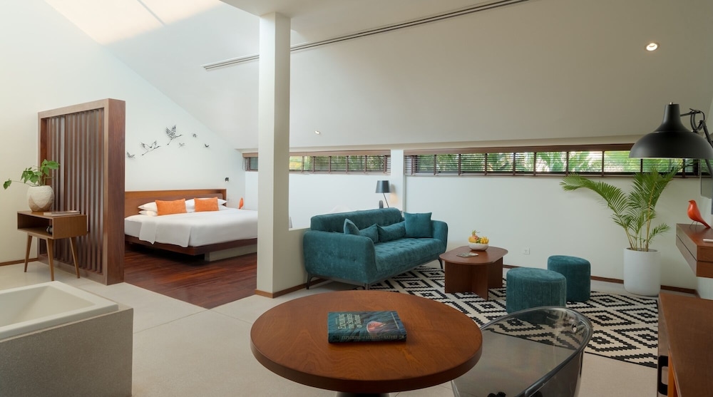 The Aviary Hotel 30/50