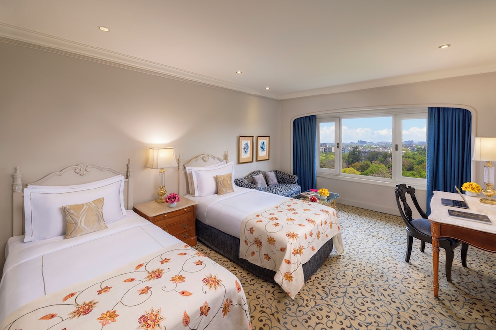 Diplomat, Enclave, Superior, Twin Beds, with View