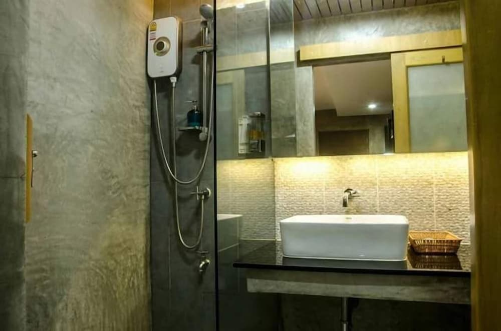 Journey Hostel Suratthani 51/56