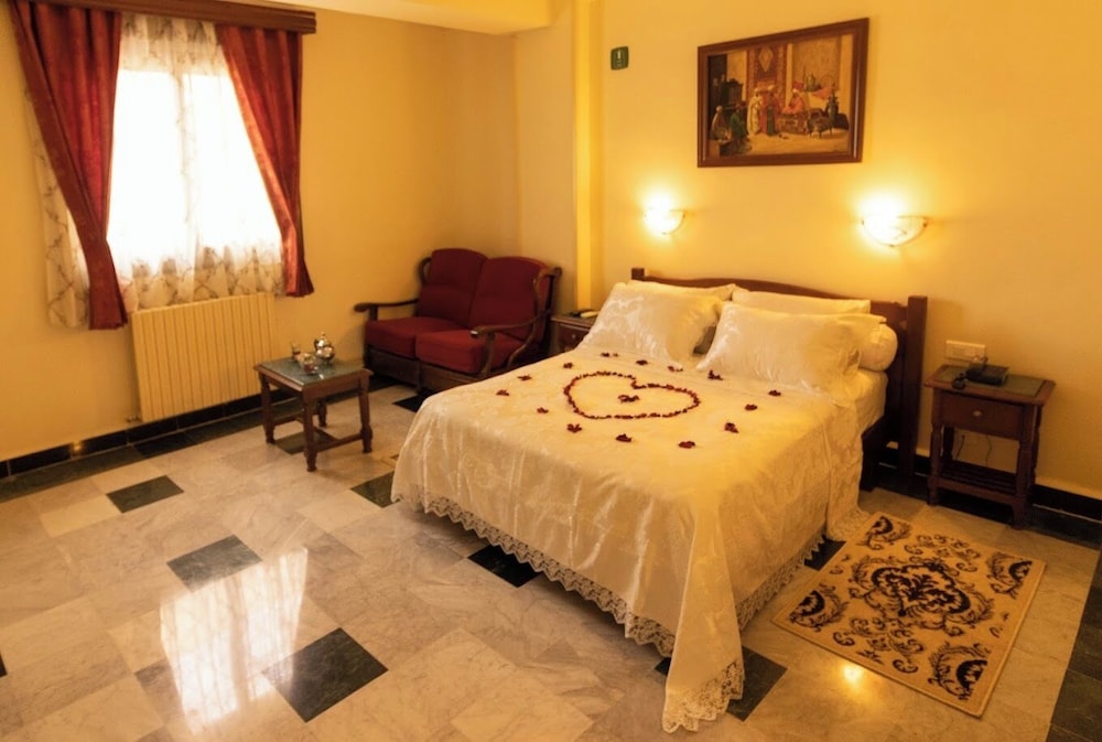 Hotel Hydra Ouled Fayet 8/24