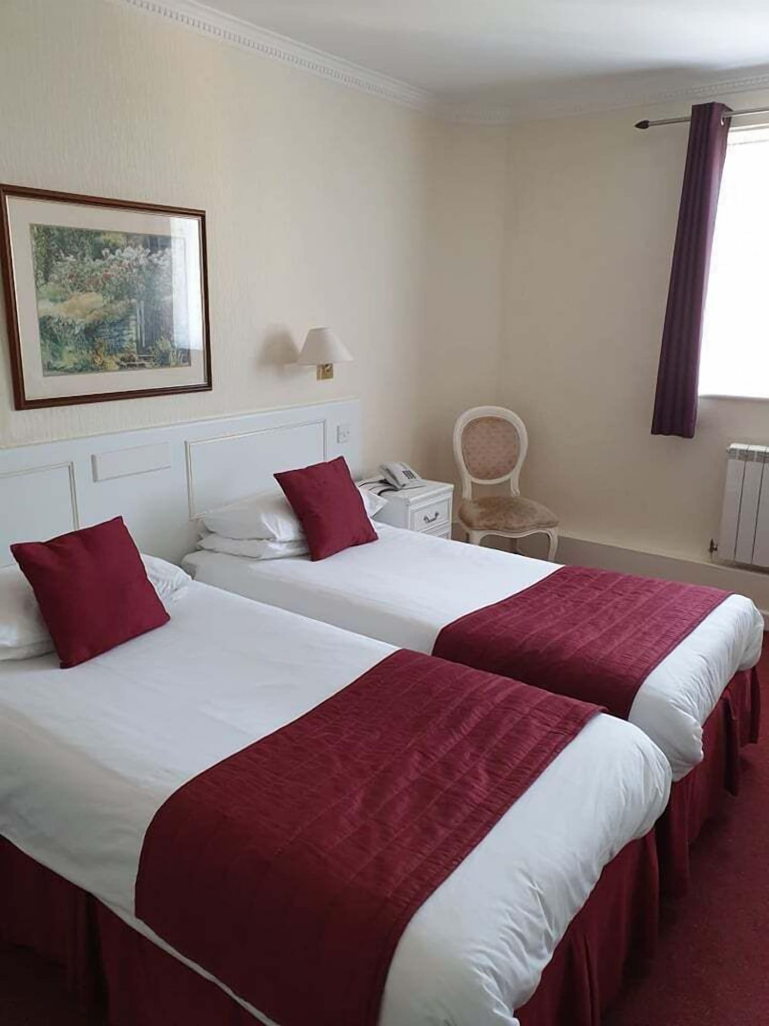 ROOM, TWIN BEDS, INLAND VIEW