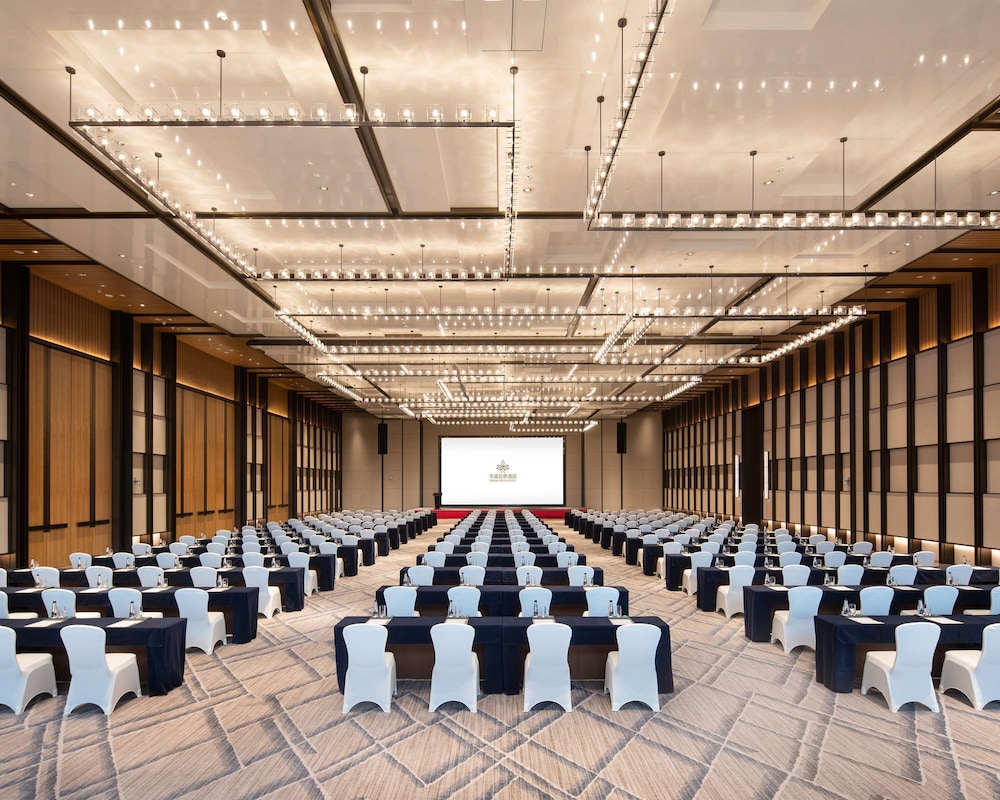 Grand WUJI Hotel, in The Unbound Collection by Hyatt 40/50