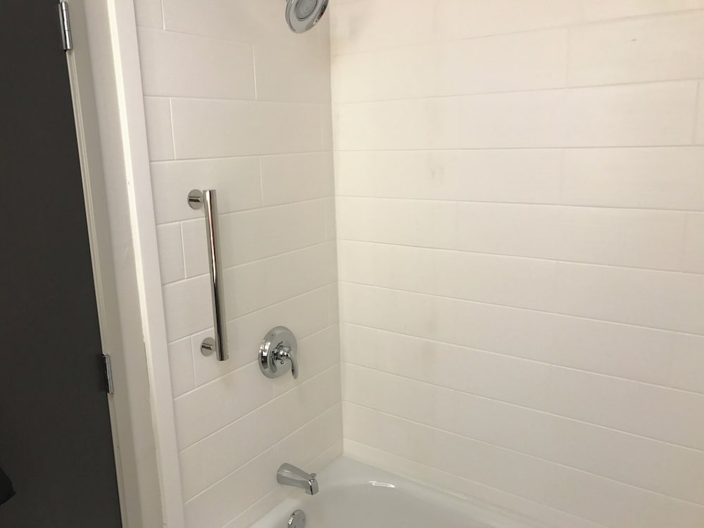 Holiday Inn Express Naples South I 75 67/67