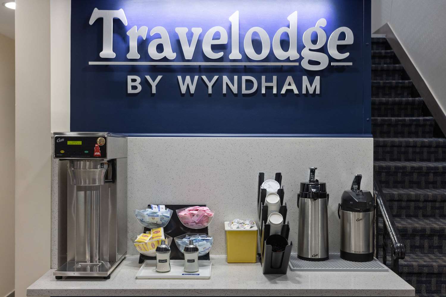 Travelodge by Wyndham Manhasset 18/28