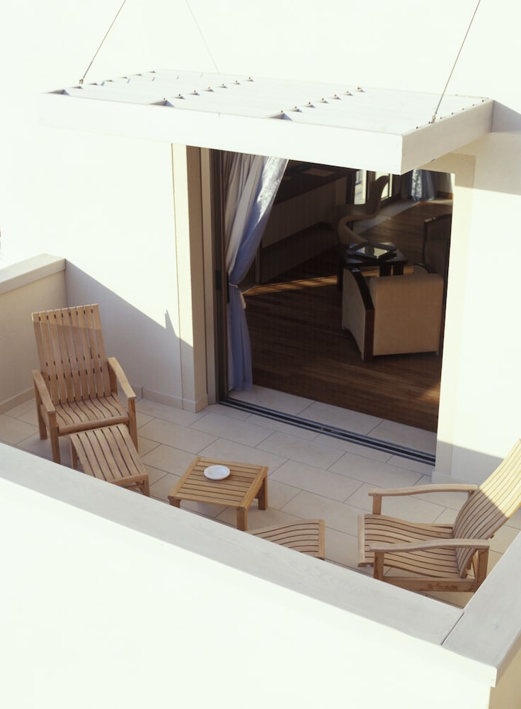 Hotel Genovese 9/70
