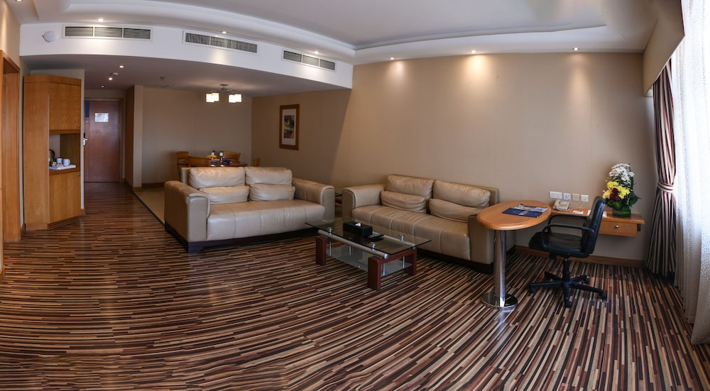 The Juffair Grand Hotel 40/62