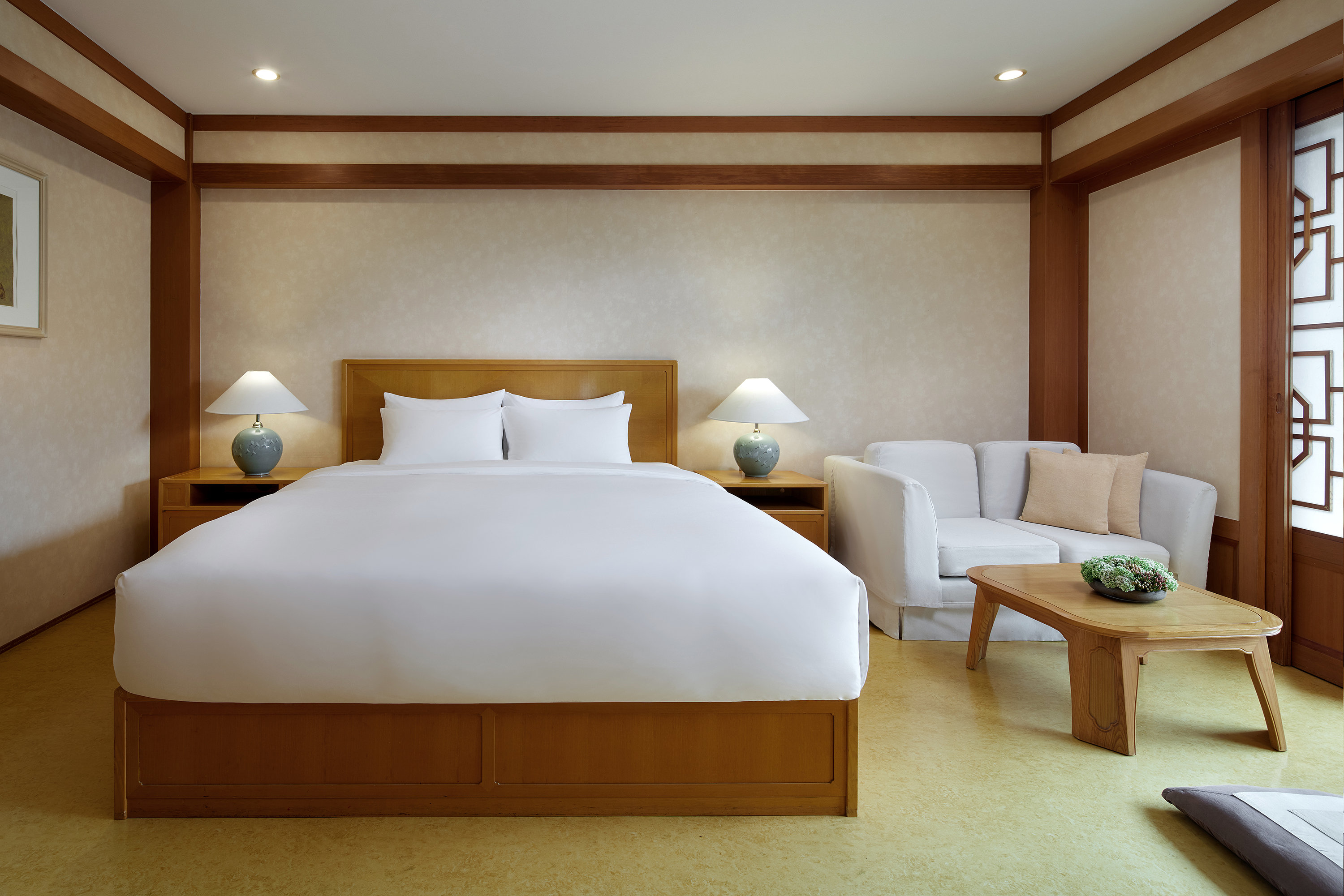 The Shilla Jeju 14/77