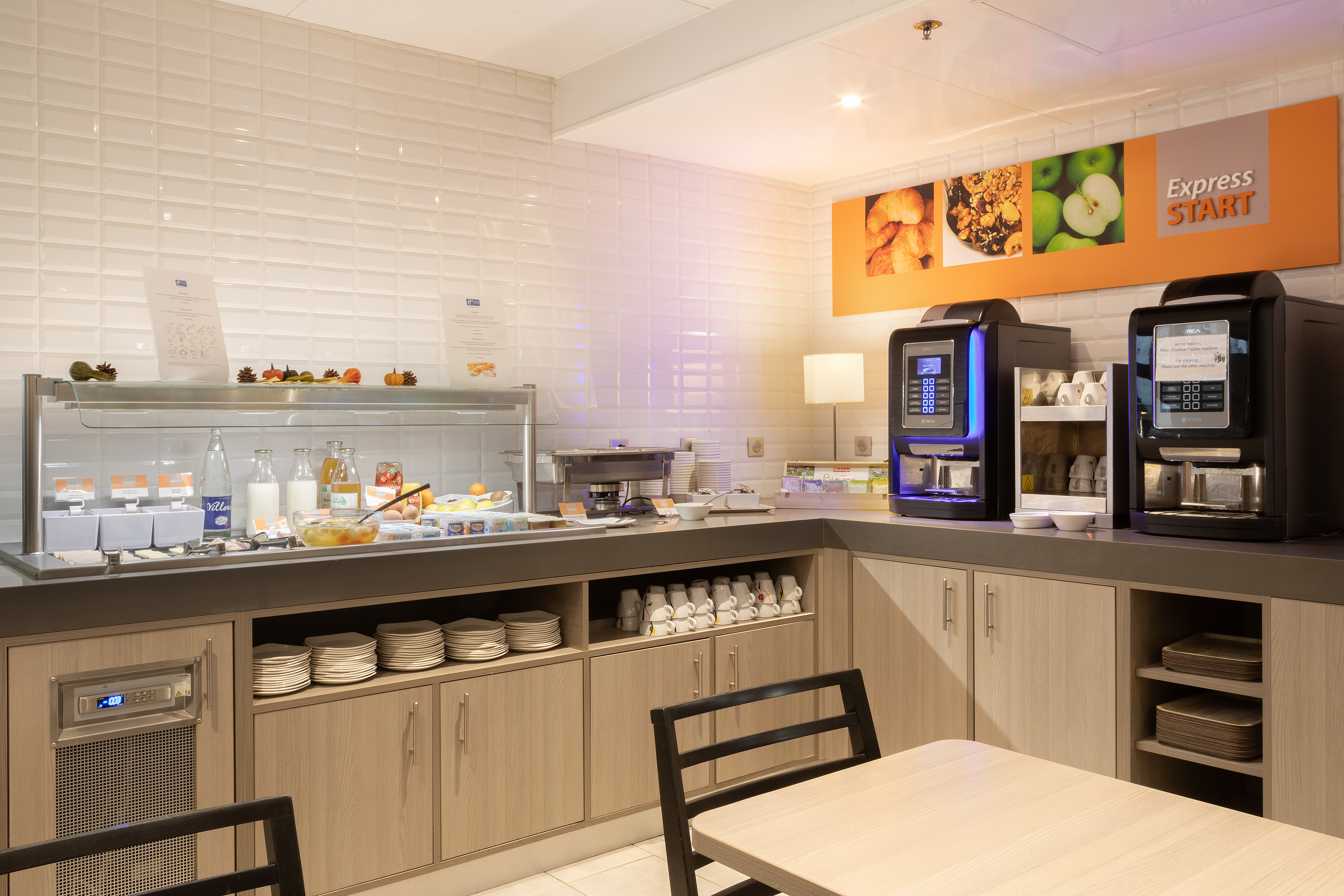 HOLIDAY INN EXPRESS AMIENS 42/73