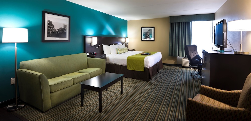 Best Western Plus Knoxville Cedar Bluff 27/42