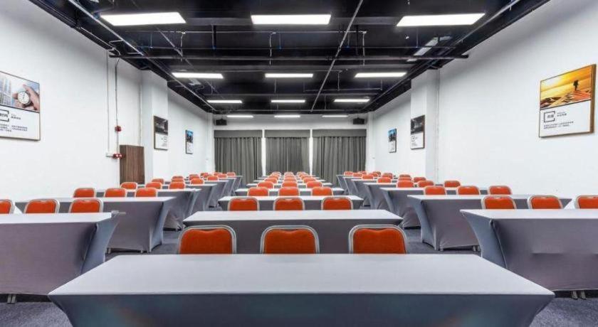 Chonpines Hotel (Guangzhou Rongchuang Wenlvcheng) 44/56