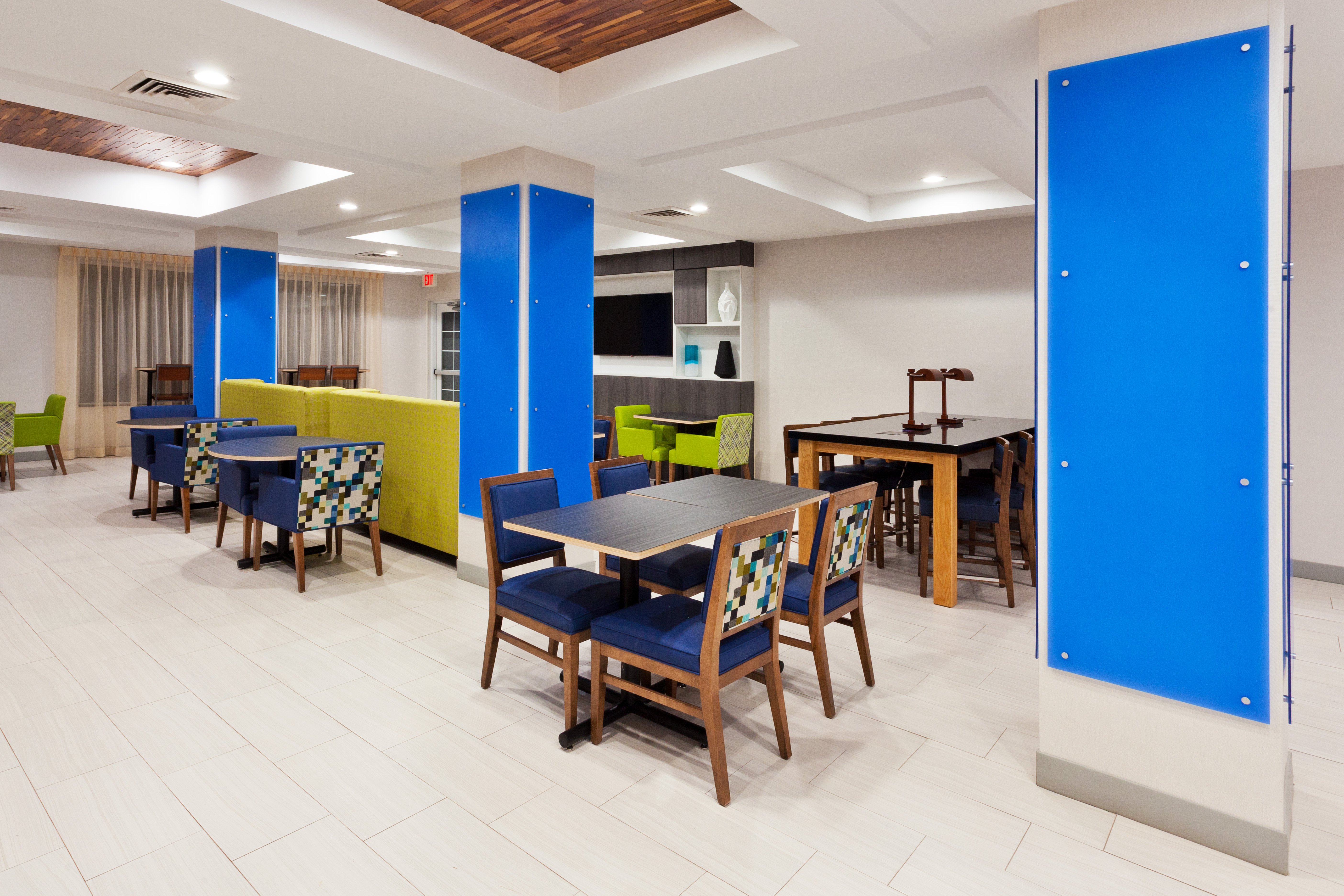Holiday Inn Express Hotel and Suites Dothan North 22/29