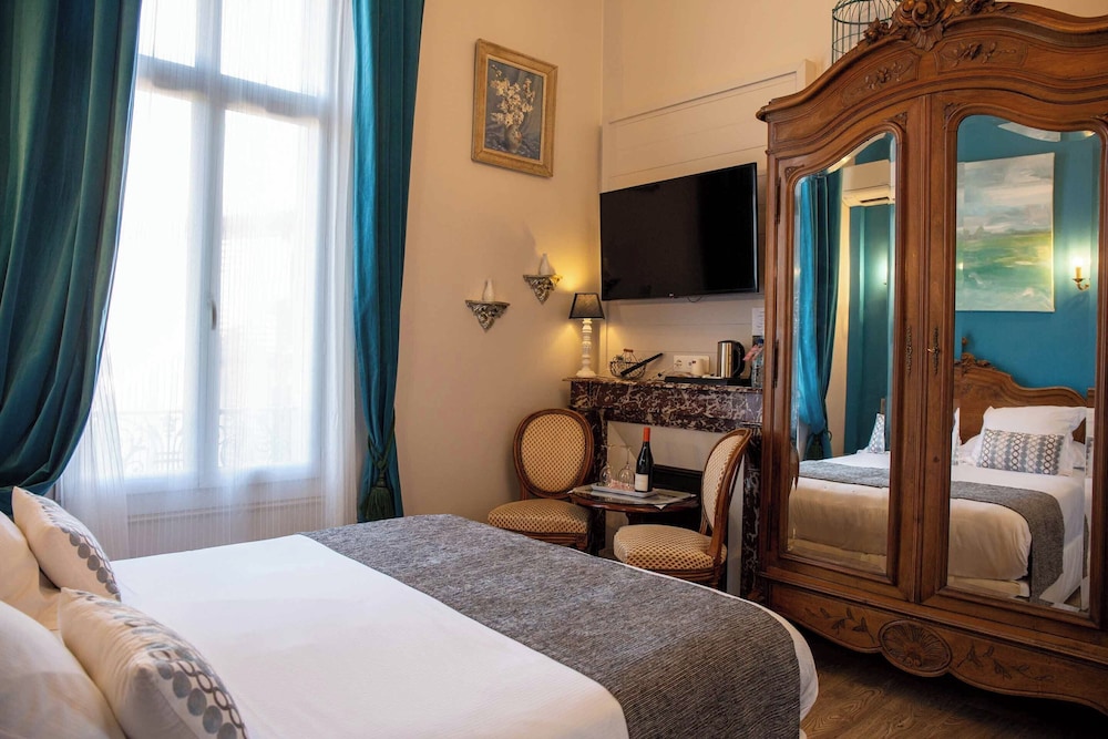 Collection, Double Bed, Balcony