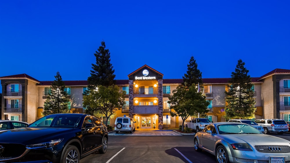 Best Western Visalia Hotel 1/55