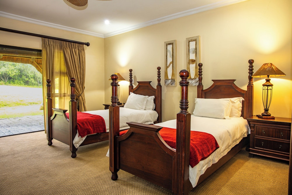 River, Deluxe, Lodge, Twin Beds
