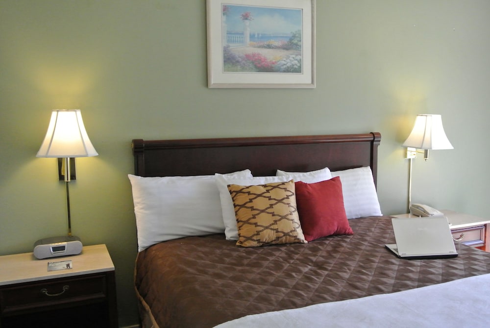 Travelodge by Wyndham Red Bluff South of Redding 36/65