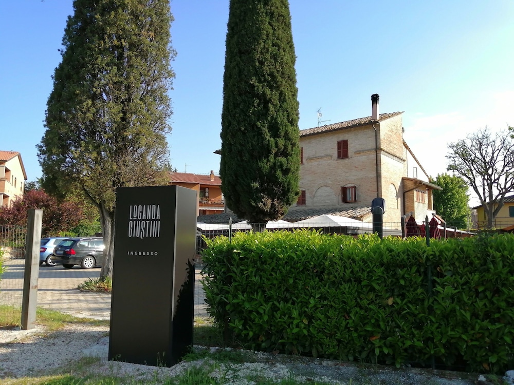 Locanda Giustini 39/46