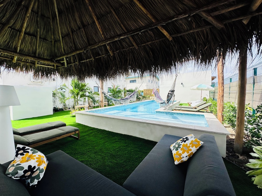 The Vistalmar Ocean View Apartments 42/50