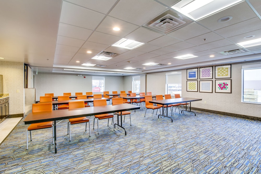 Holiday Inn Express Vincennes 47/54