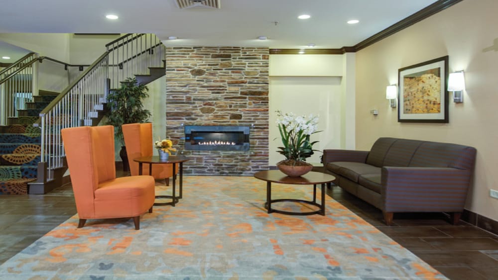 Holiday Inn Express Hotel And Suites Chicago Deerfield Lincoln 33/50