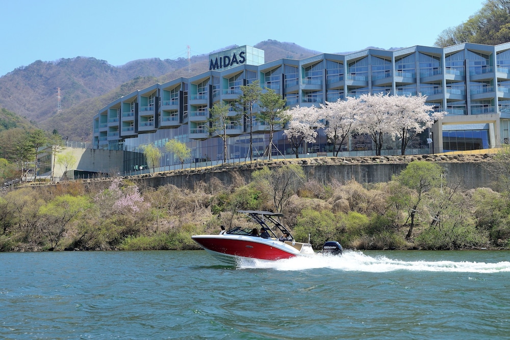 Midas Resort 40/46