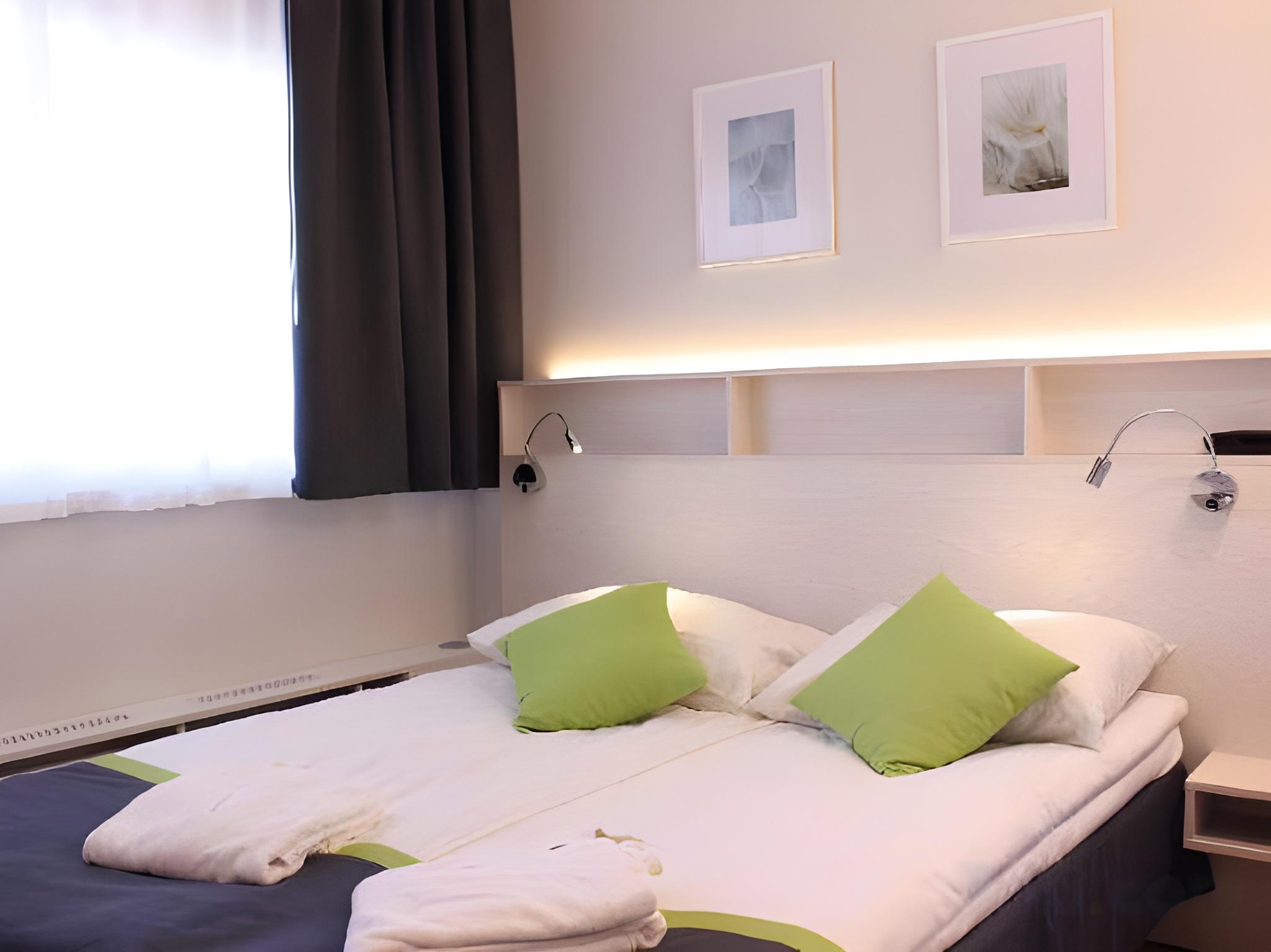 Economy, Double and Twin Beds, with Pool
