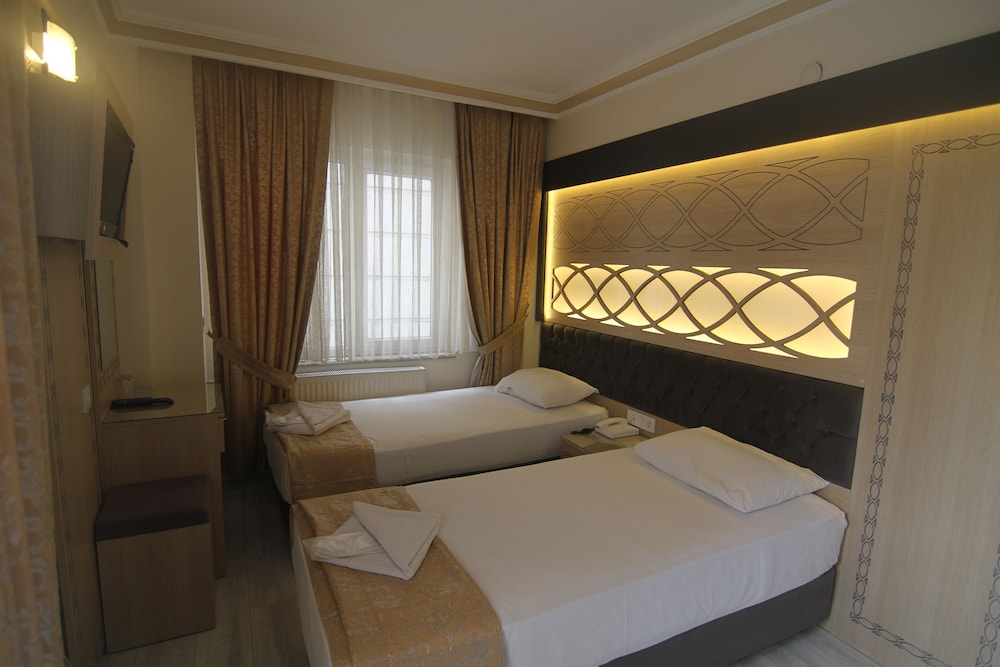 Grand Liza Hotel 9/49