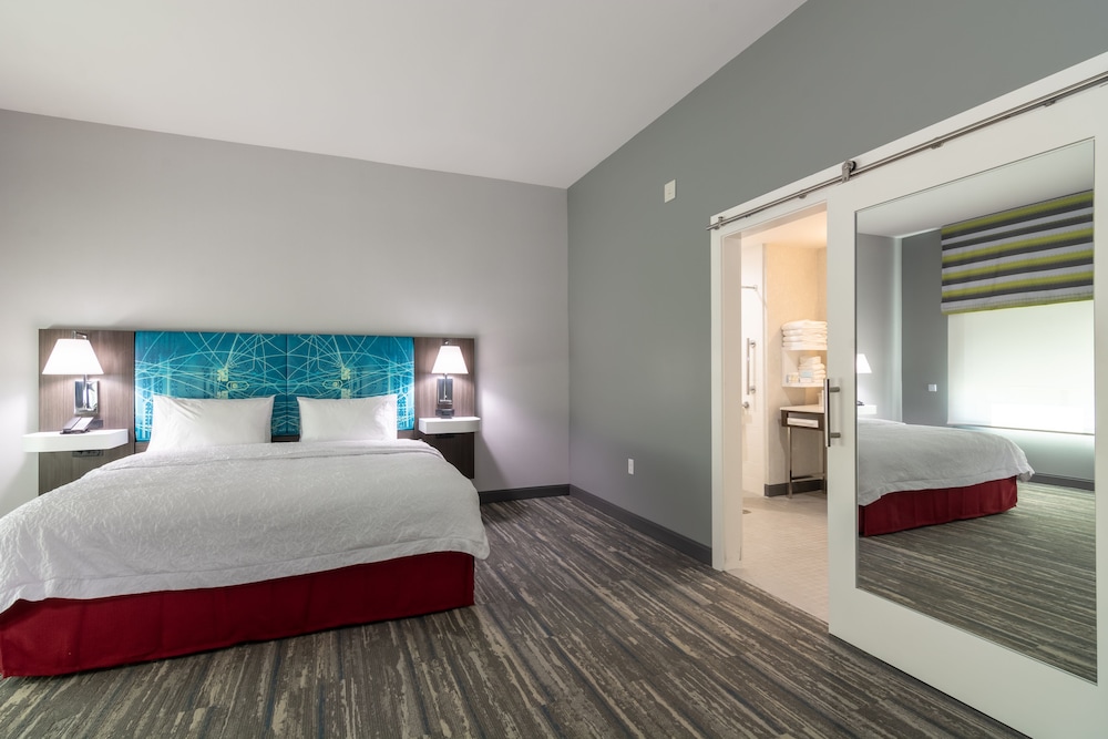 Hampton Inn & Suites Dallas East TX 11/45