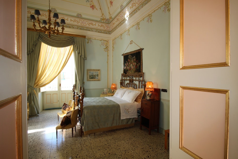 Palazzo De Castro 37/78