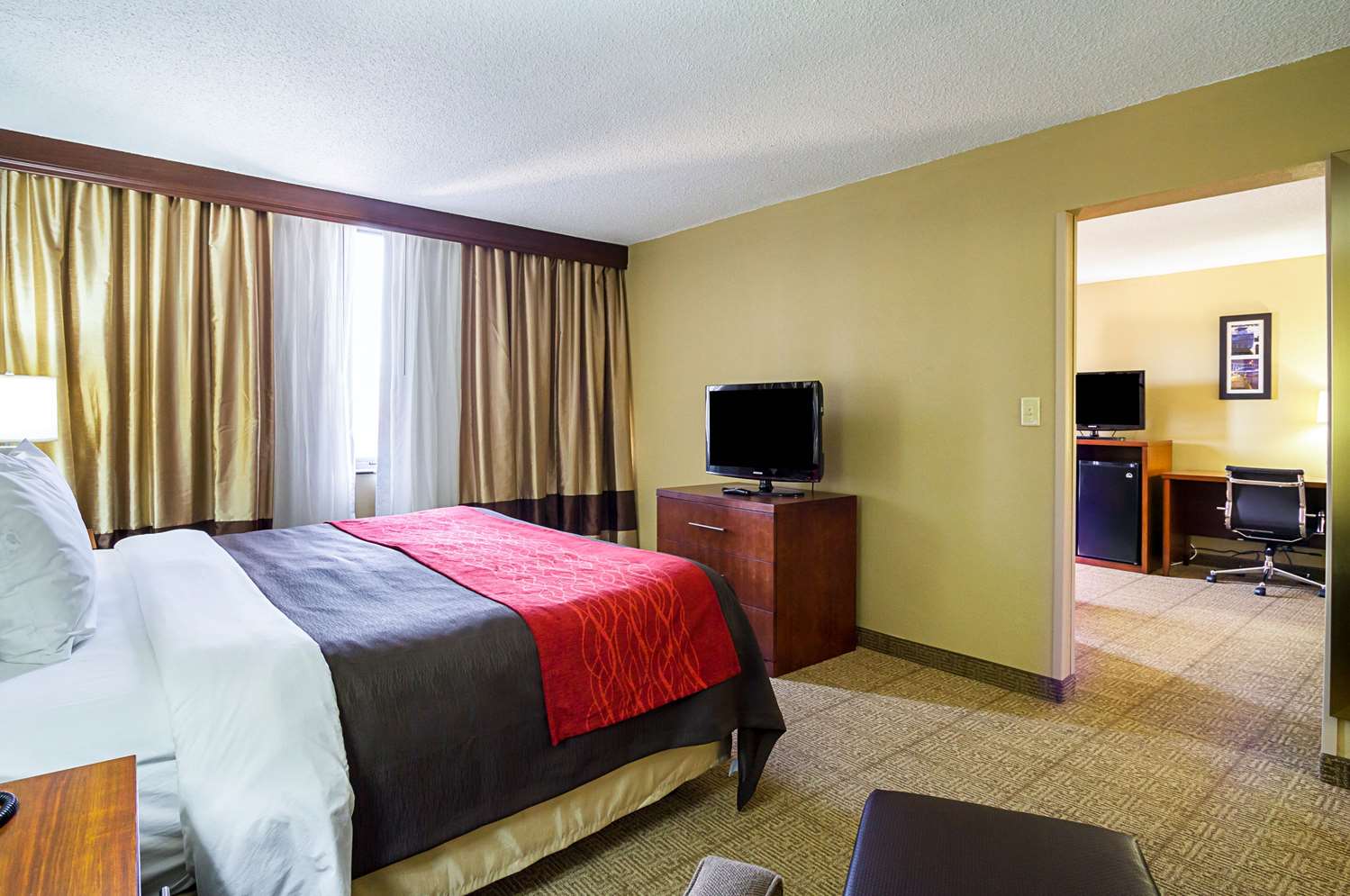 Suite, King Bed