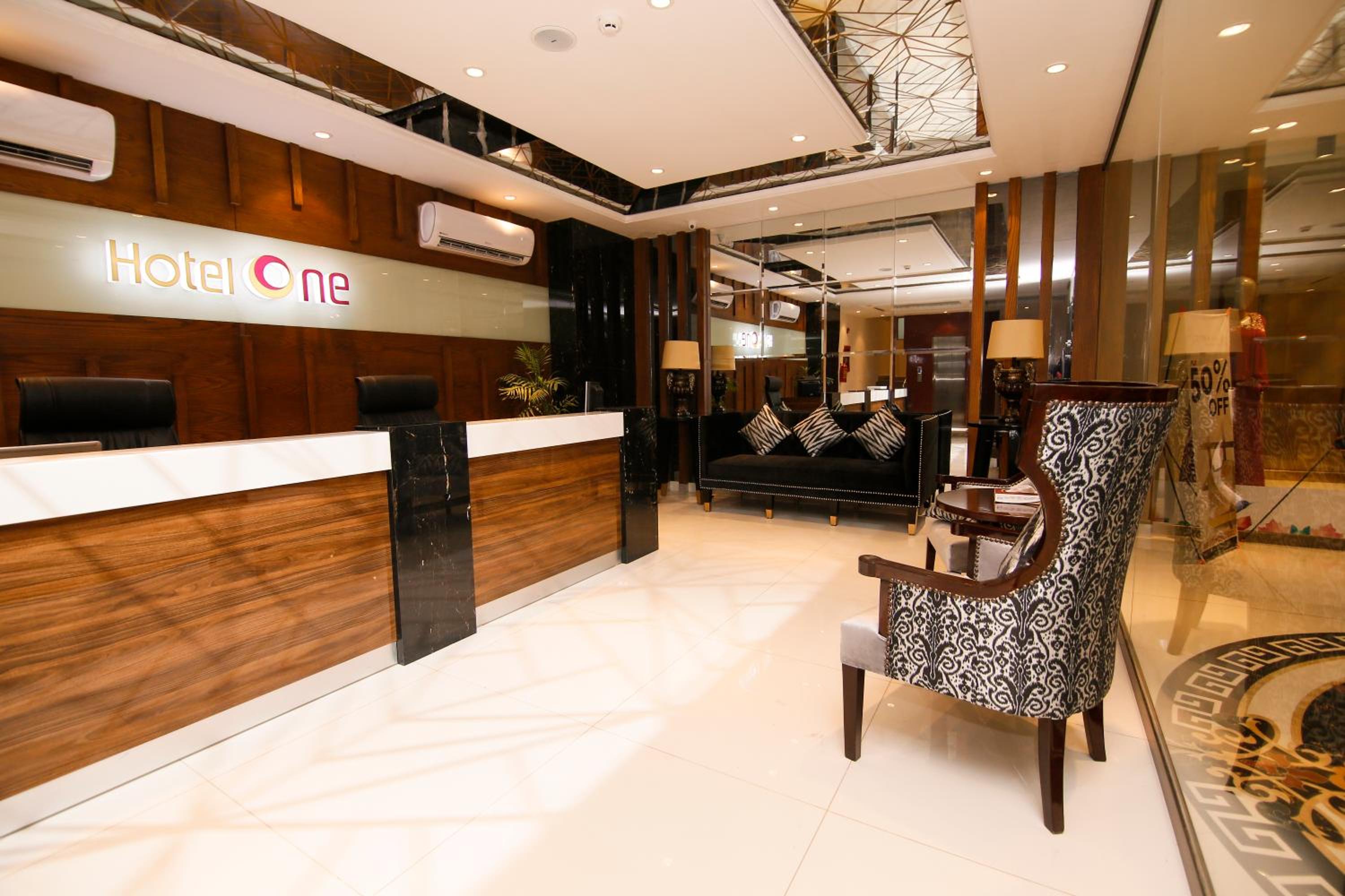 Hotel One Club Road Rahimyar Khan 8/22