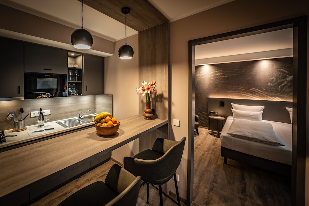 LOGINN Hotel Stuttgart Zuffenhausen 29/35