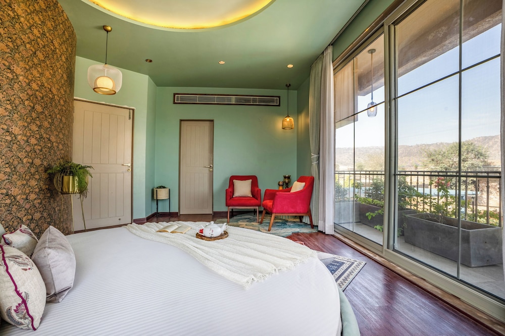 ELIVAAS Noah's Ark 3BHK Villa with Pvt Pool, Garden and Gazebo 26/64