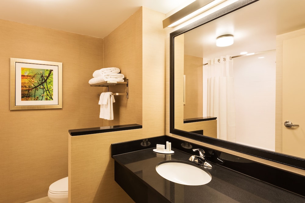 Fairfield Inn And Suites By Marriott Johnson City 12/36