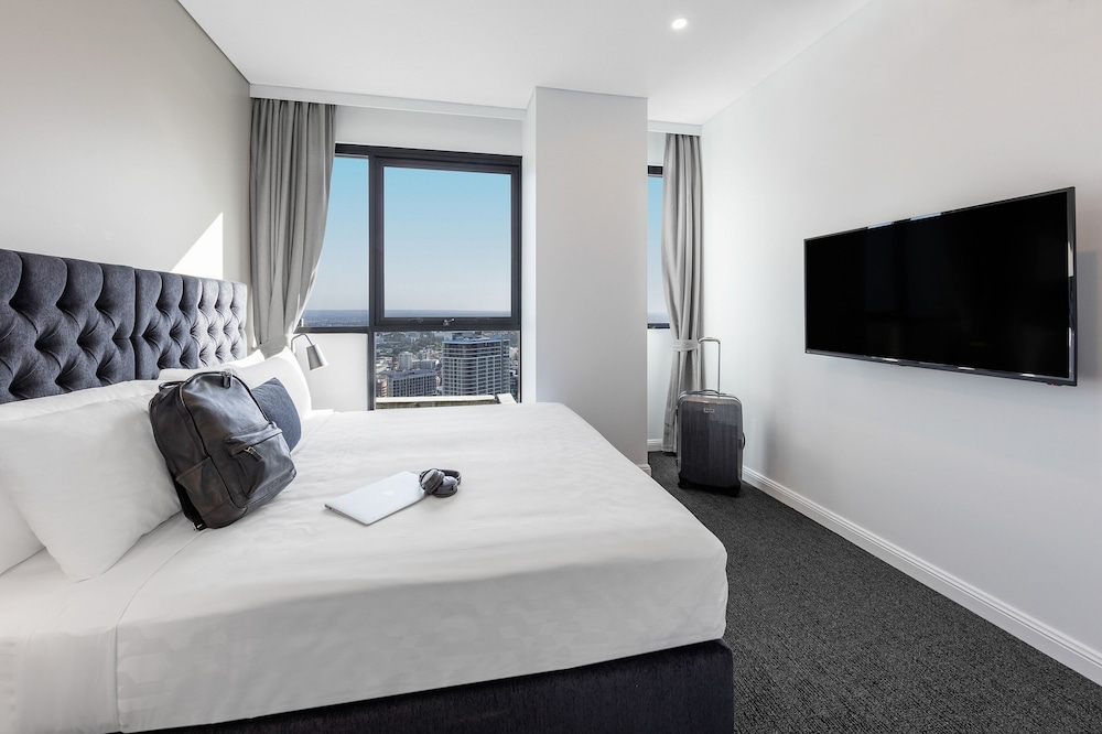 3 Bedrooms, Altitude, Suite, 3 King Beds