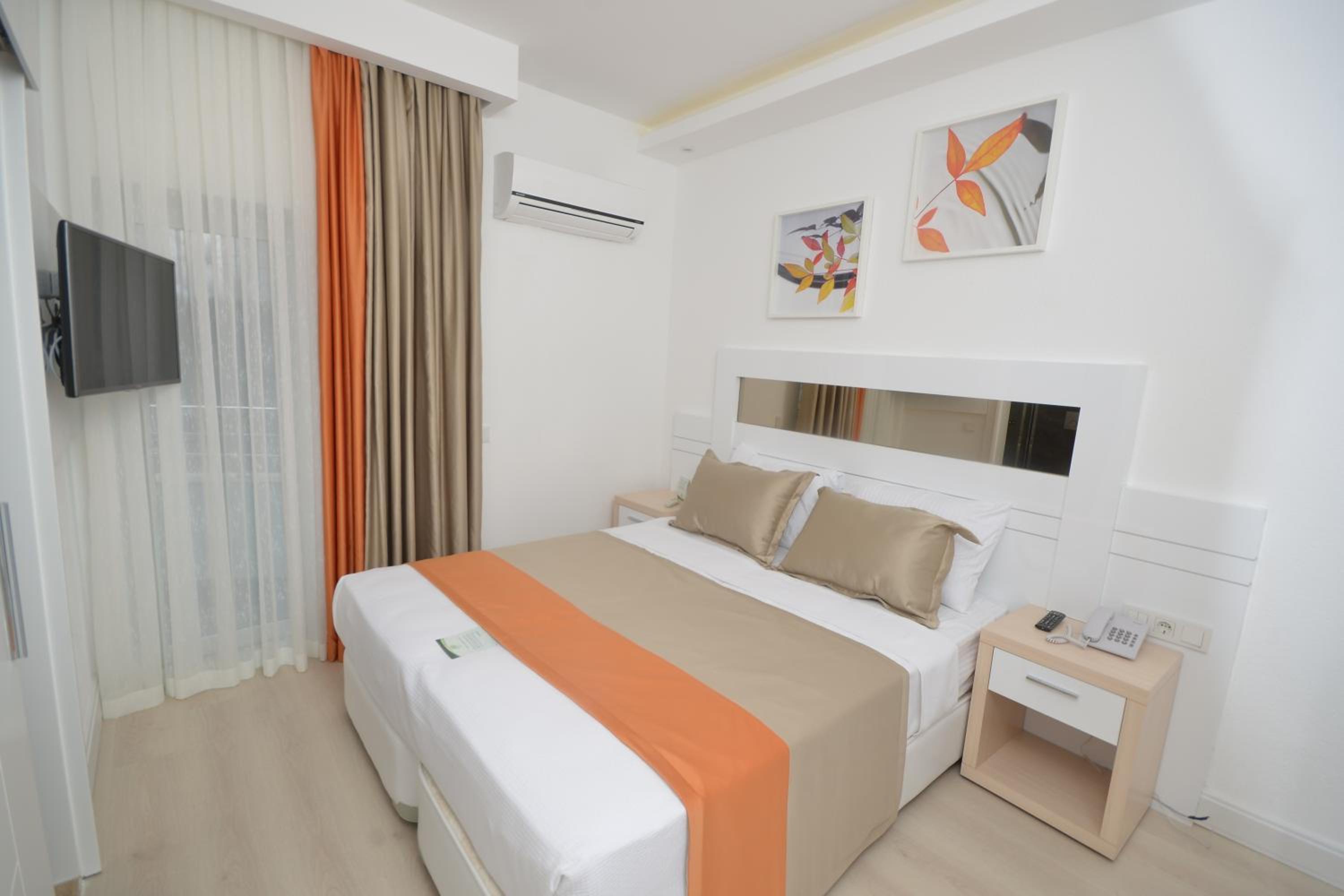 Basement, Double or Twin Bed, Terrace