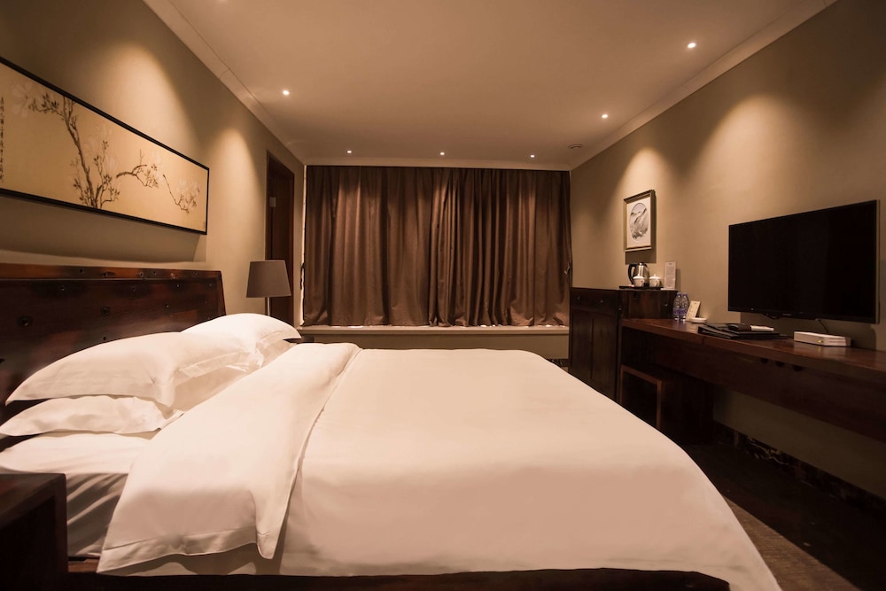 Gentury Boutique Hotel 8/31