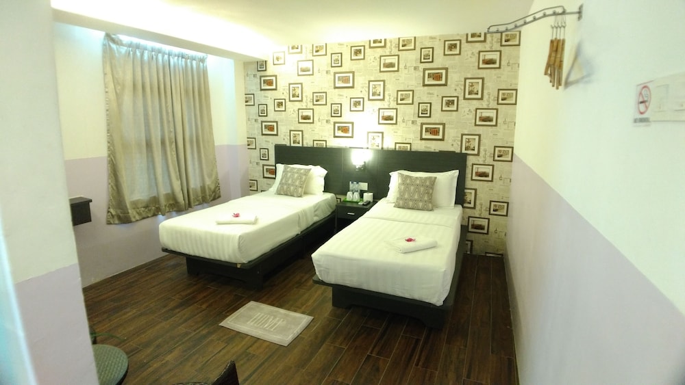 Apple 1 Hotel Queensbay 37/64