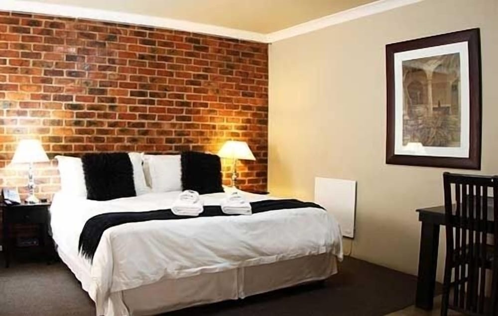Accolades Boutique Venue 15/49