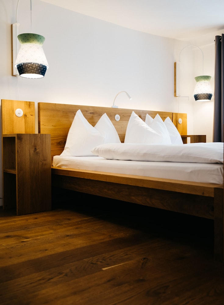 Arthotel Blaue Gans 25/76