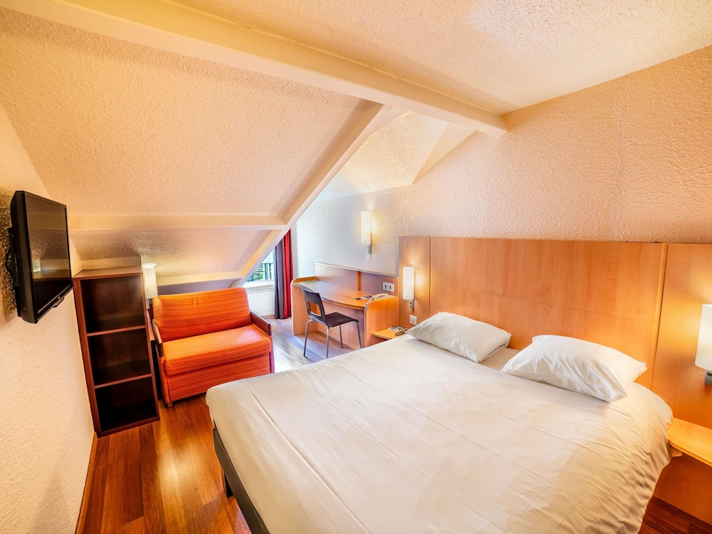 ibis La Roche sur Yon 10/73