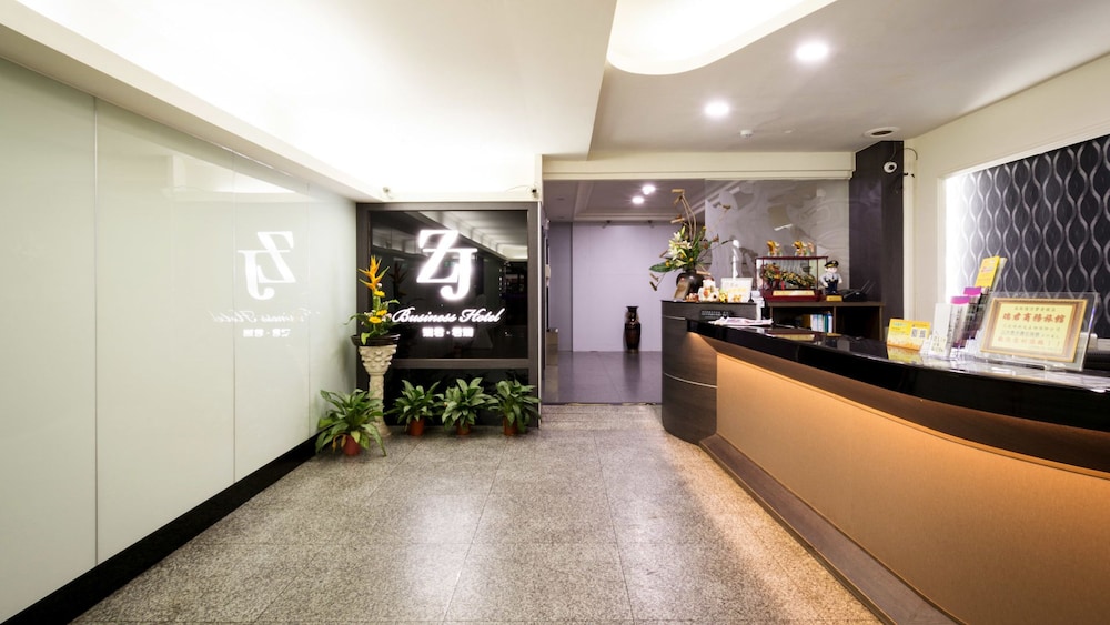 Zaw Jung Business Hotel 4/42