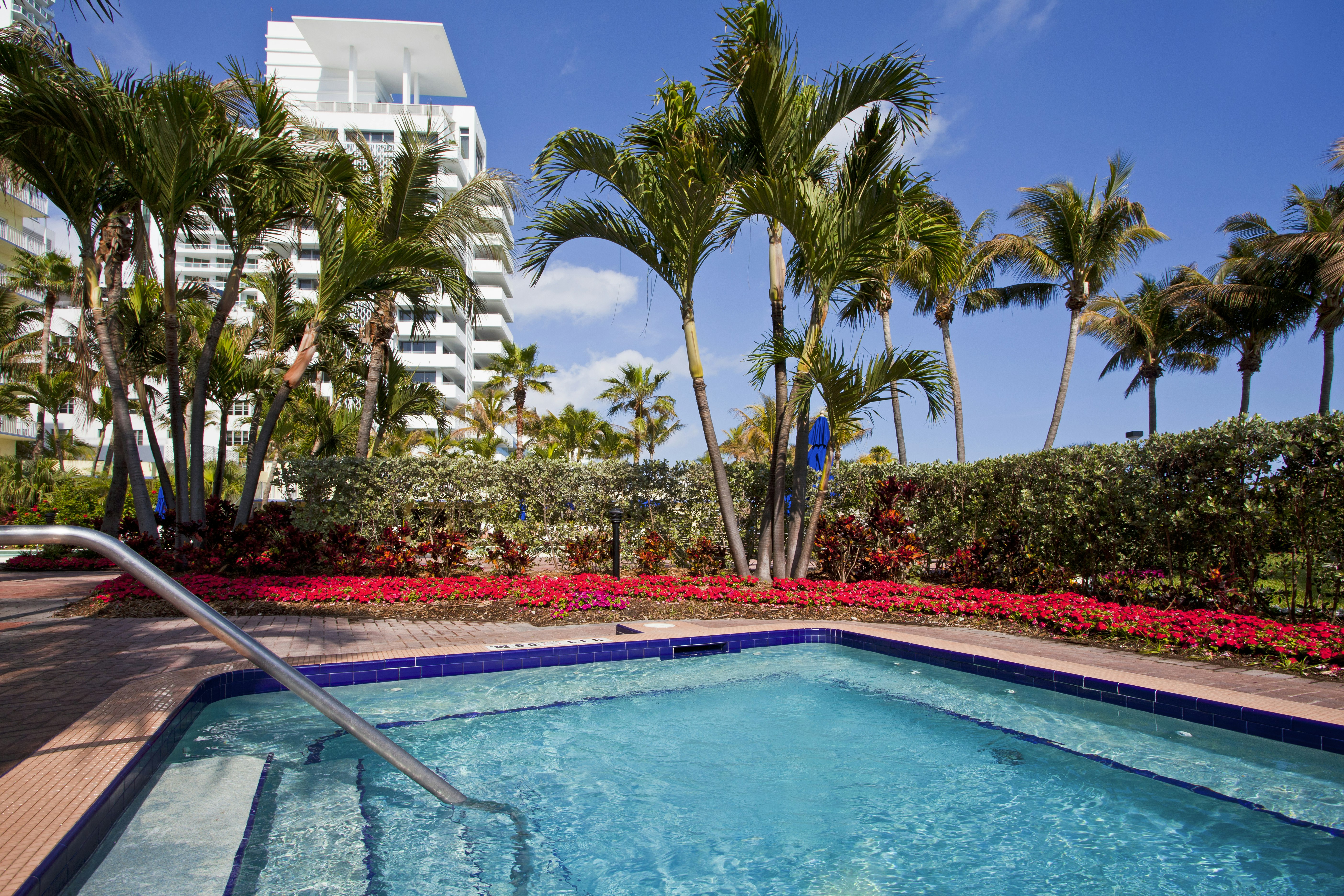 Holiday Inn Miami Beach Oceanfront Hotel 33/71