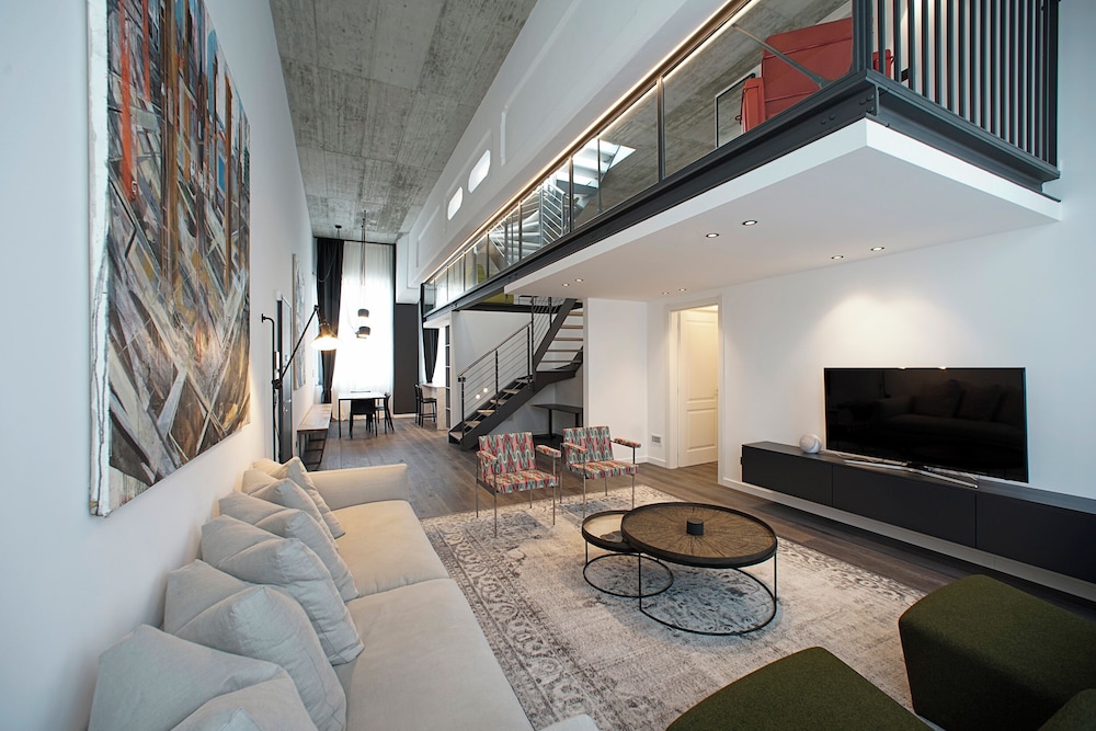 Edit Lofts 36/65