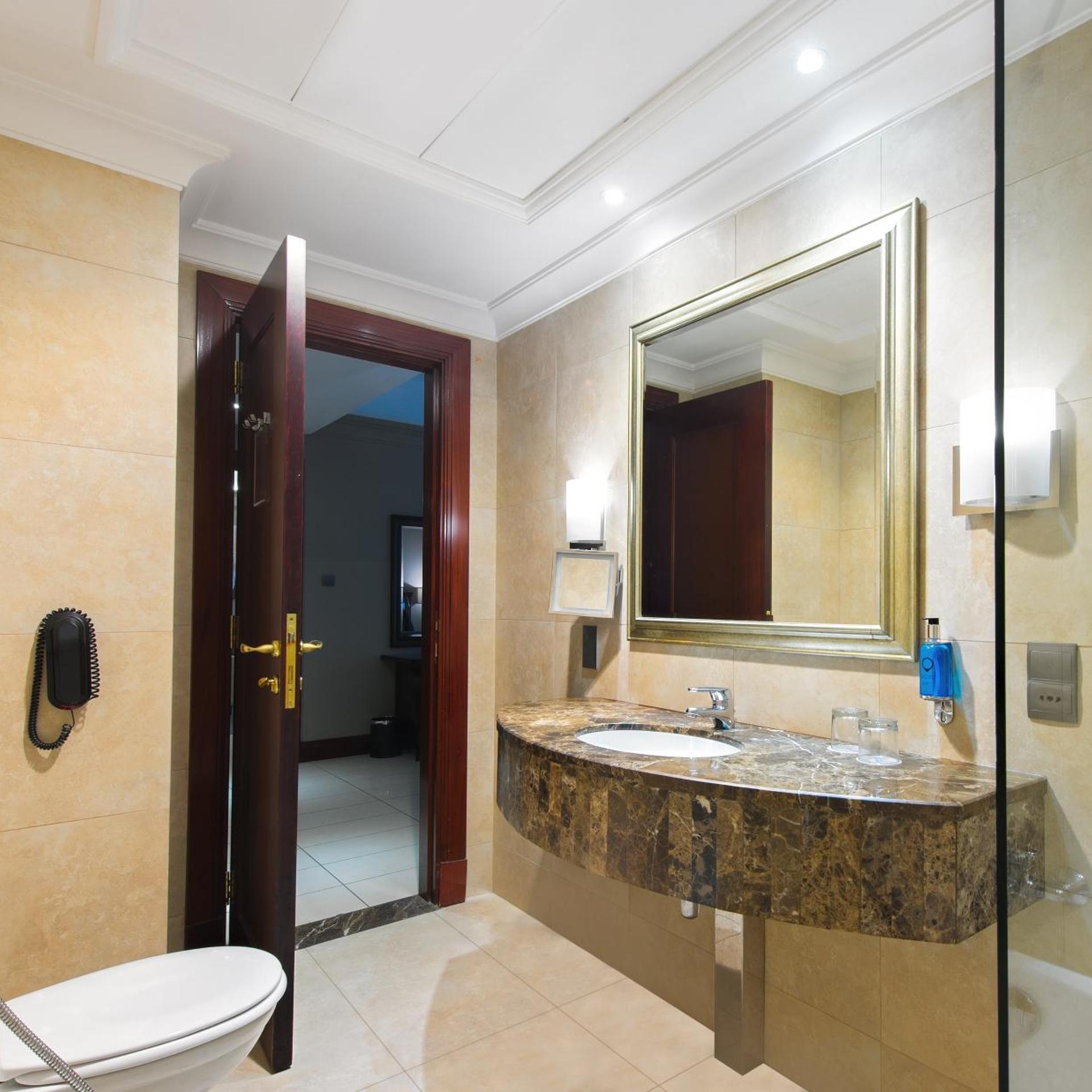 Royal Suites (2 Br)، Somewhere Hotel Apartments 9/9